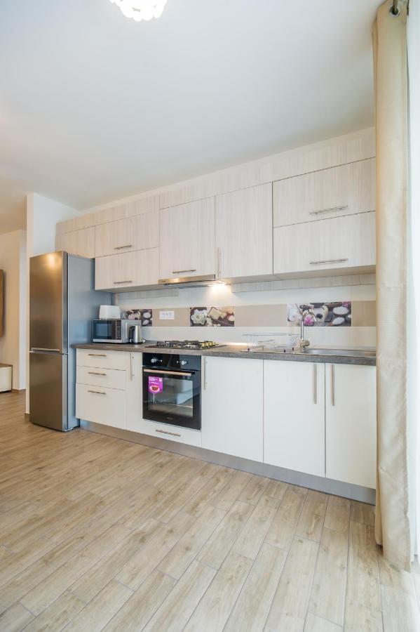 Modern Ap - Terrace - Parking Apartment *